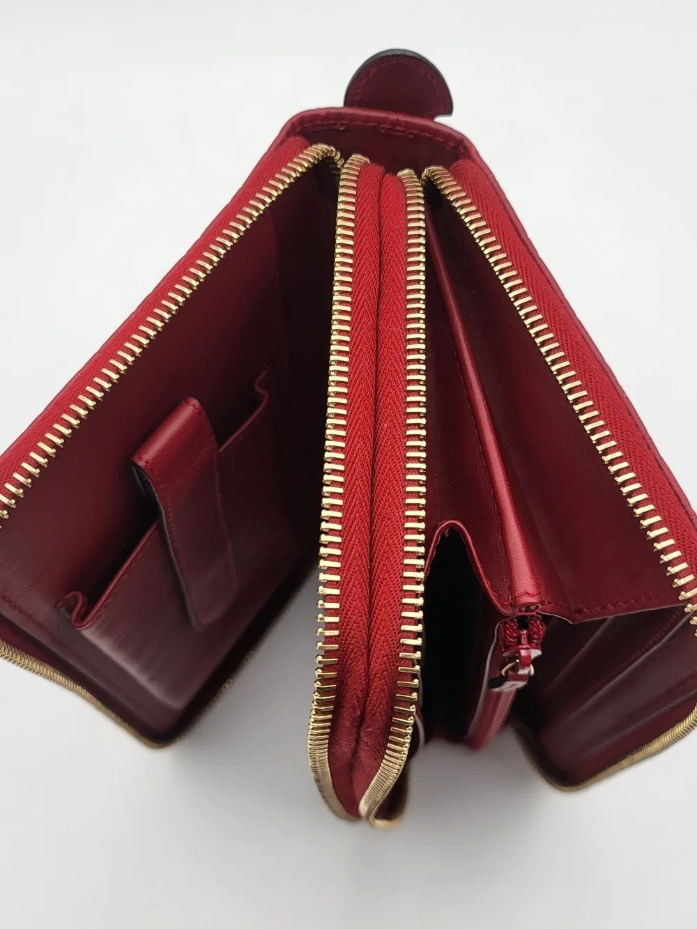 GUCCI Red Micro Guccissima Calfskin Leather Travel Wallet..Authentic...